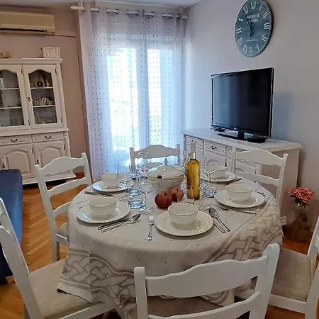 Romantic Split